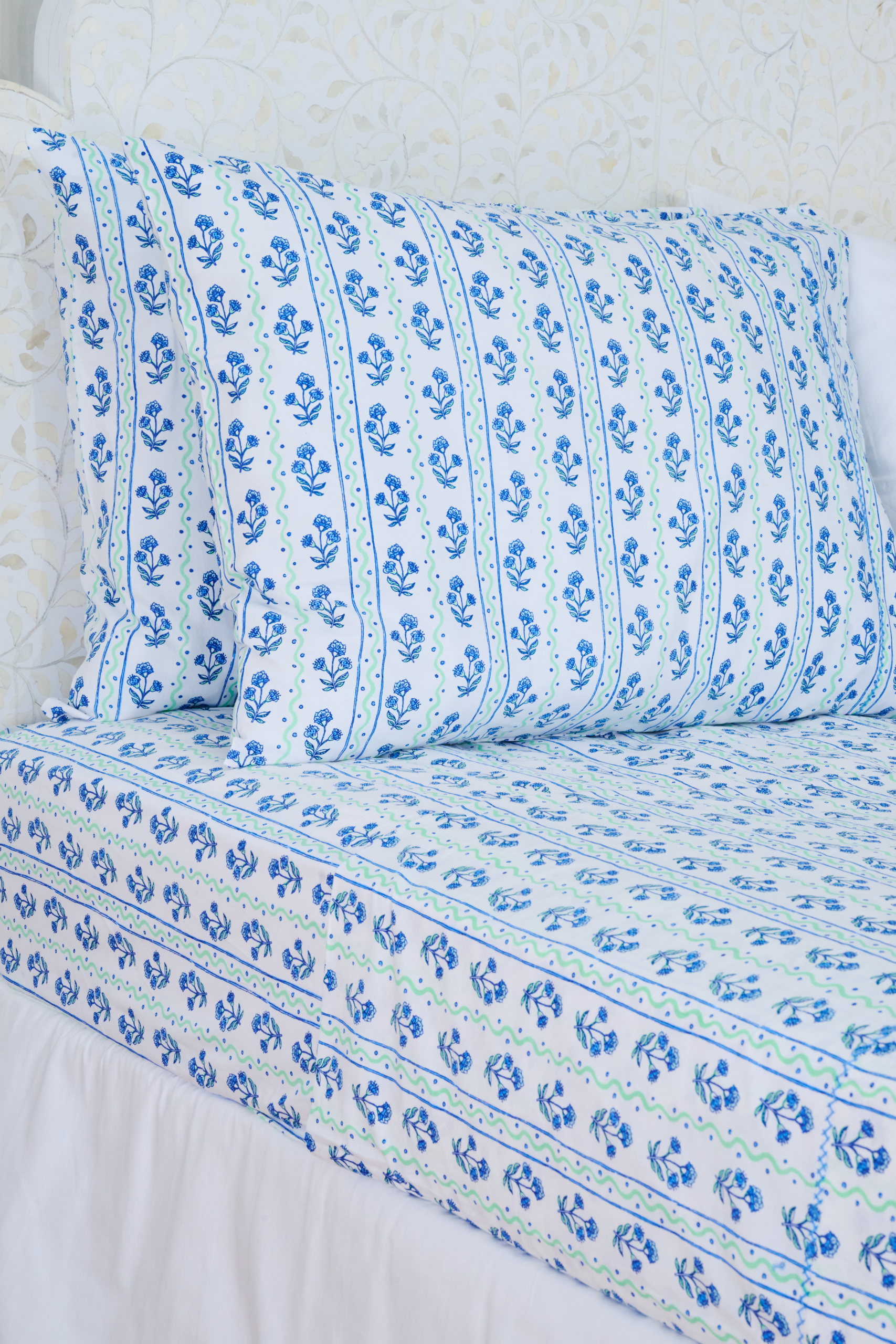 05_ROLLER_RABBIT_BEDDING_ROSA_WAVY_STRIPE_SHEET_SET__0091