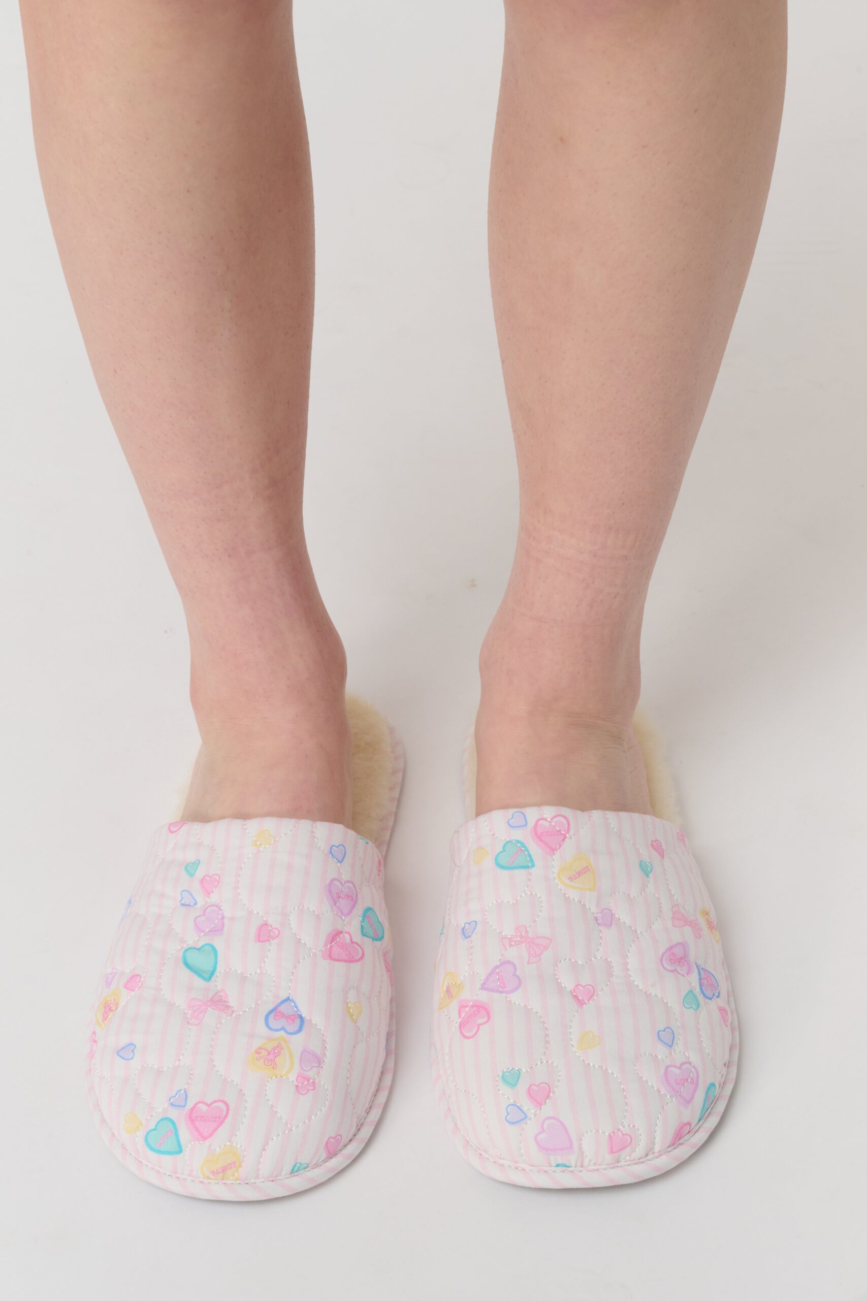 CANDY-HEARTS-STRIPE-QUILTED-SLIPPER_006