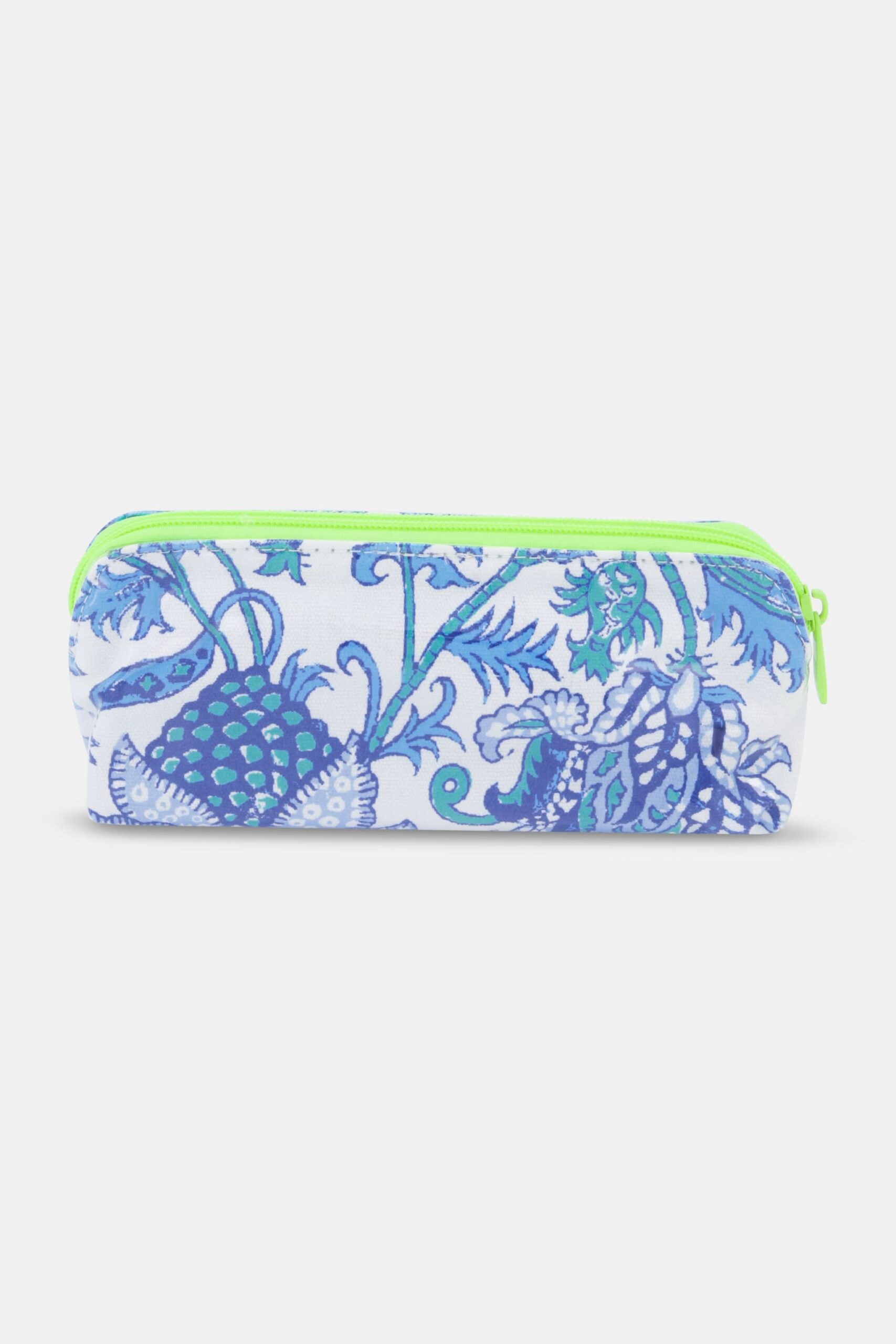 Roller-Rabbit-Amanda-Makeup-Bag-Small-Blue-01